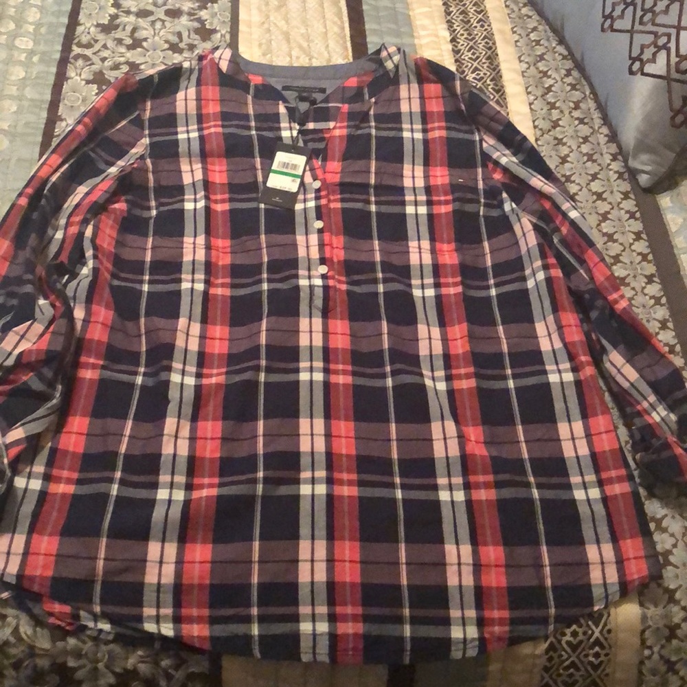 BRAND NEW Tommy Hilfiger Plaid 3 Button Blouse